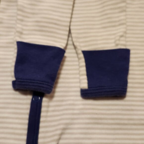 ADORABLE Toronto Maple Leafs Baby Sleep Sack NHL Baby 0-6 Months - Picture 8 of 8